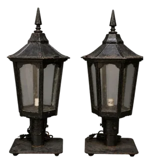 20th Century English Iron Lanterns (Set of 2)