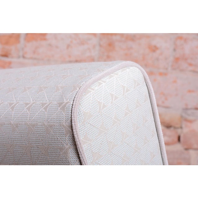 This iconic reclining armchair is one of the famous designs by architect Jindřich Halabala for the renowned UP závody....