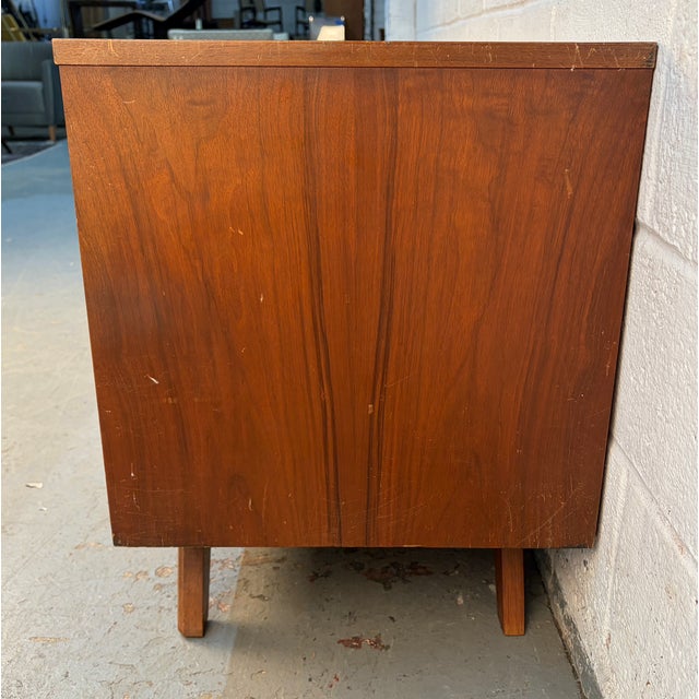 Wood Young Manufacturing Mid 20th Century Walnut and Burlwood Buffet, Attributed For Sale - Image 7 of 17