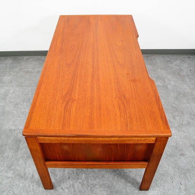 Mid-Century Modern Mid Century Danish Modern Desk Floating 4 Drawer Teak Executive File Large MCM For Sale - Image 3 of 12