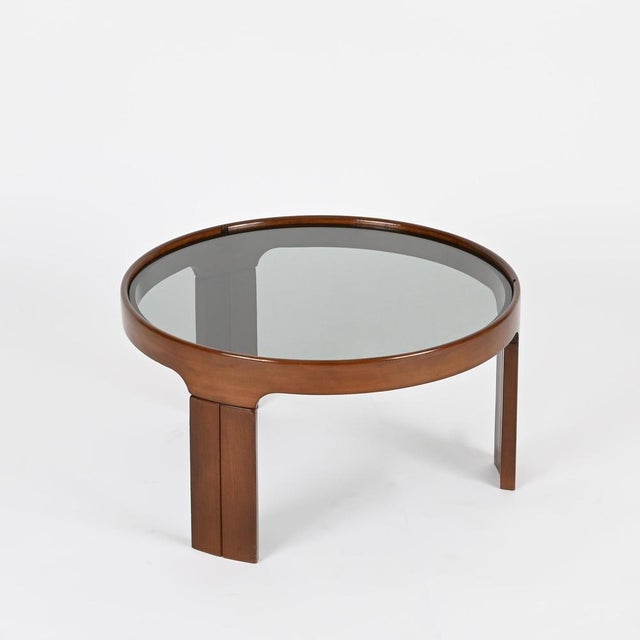 Brown Italian Round Coffee Table in Walnut with Smoked Glass Top from Molteni, 1960s For Sale - Image 8 of 14