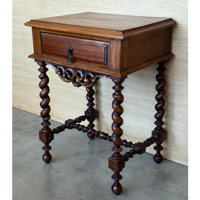 Mid 19th Century Pair of Carved Spanish Nightstands with Solomonic Legs and Crest For Sale - Image 17 of 18