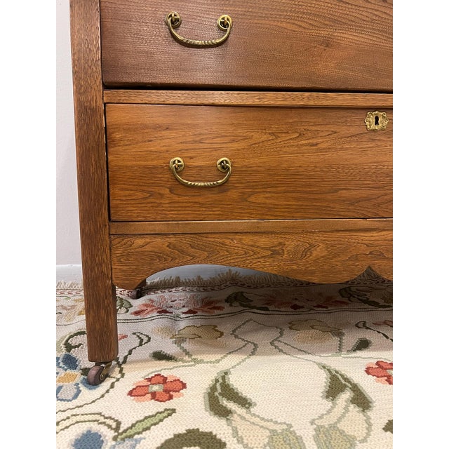 Antique American Quarter-Sawn Oak Dresser With Tilting Mirror, Circa 1900 For Sale - Image 11 of 12