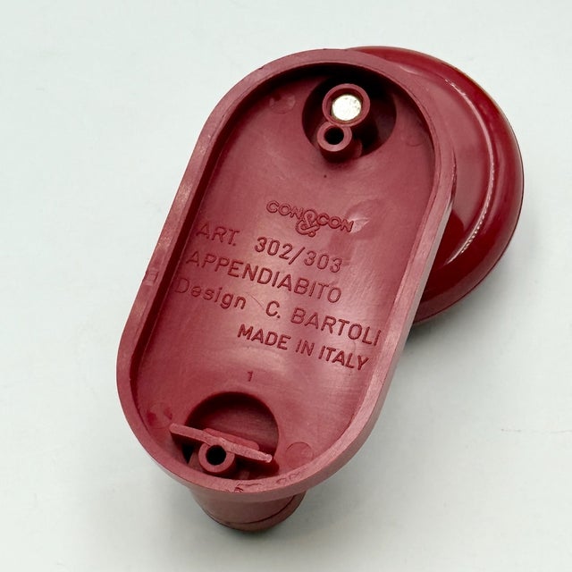 Contemporary Modern Wall Hooks in Glossy Red by Carlo Bartoli, 1970s, Set of 2 For Sale - Image 3 of 11