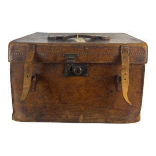 Antique English Leather Hat Box With Red Silk Interior & “t.s.” Initials For Sale