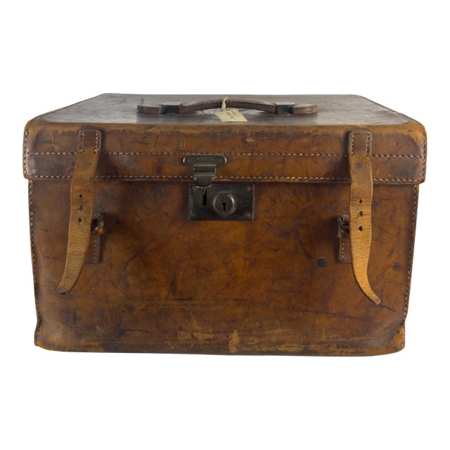 Antique English Leather Hat Box With Red Silk Interior & “t.s.” Initials For Sale