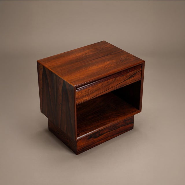 Westnofa Furniture Brazilian Rosewood Nightstand End Tables by Westnofa, Pair For Sale - Image 4 of 5