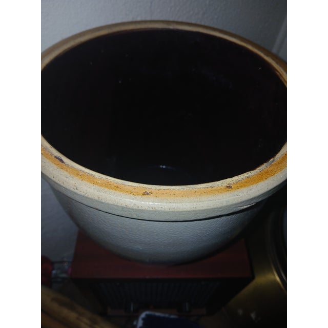 Antique American One-Gallon Stoneware Crock For Sale - Image 4 of 8