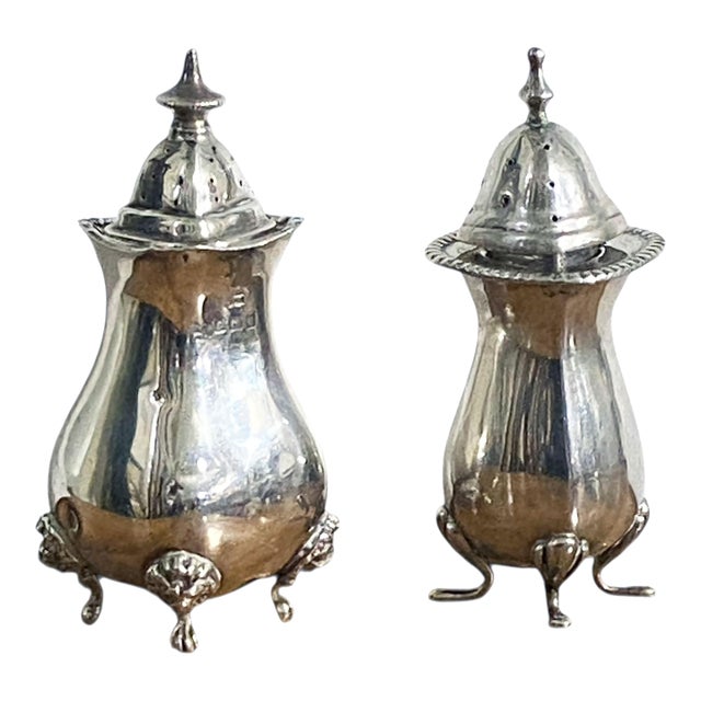 1900 Set of Two European Antique Condiment Shakers Hallmarked For Sale