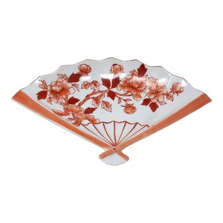 Vintage Orange and White Fan-Shaped Japanese Porcelain Bowl For Sale