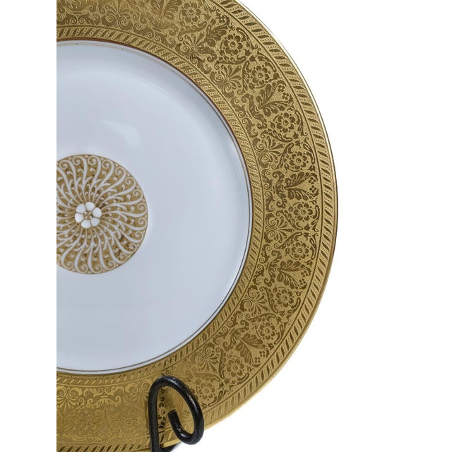 Heinrich & Co. Circa 1935–1955 22k Gold Encrusted Vintage Heinrich & Co. Selb Bavaria Plates- Set of 4 For Sale - Image 4 of 7