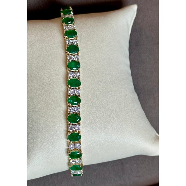 12 Carat Natural Emerald & 2.8 Carat Diamond Tennis Bracelet 14 Kt Yellow Gold For Sale - Image 13 of 18