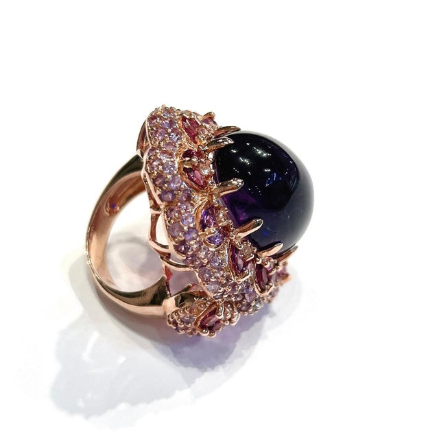 Bochic “Capri” Amethyst & Topaz Cocktail Ring Set In 18K Gold & Silver For Sale - Image 4 of 10
