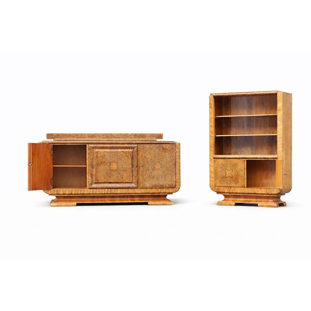 This original showcase named "Tulip" originates from the 1920s and stylistically belongs to the Art Deco period. Its...