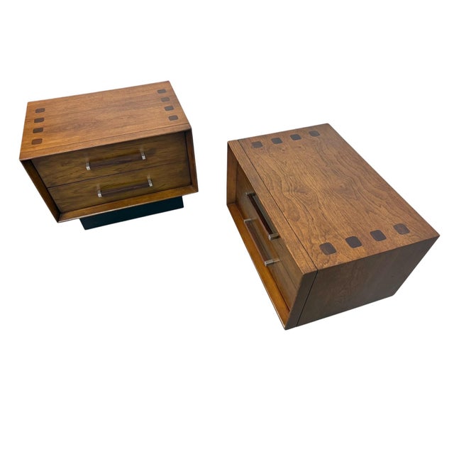 Mid-Century Modern Lane Walnut & Rosewood Nightstands - Set of 2 - Refinished! For Sale In Philadelphia - Image 6 of 11