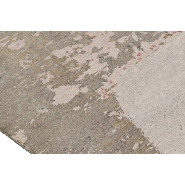 Rug & Kilim’s Modern Abstract Rug in Polychromatic Patterns For Sale In New York - Image 6 of 7