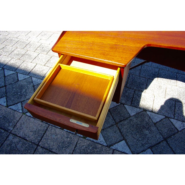 Boomerang Model Desk by Peter Lovig Nielsen for Hedensted Møbelfabrik, 1960 For Sale - Image 6 of 15