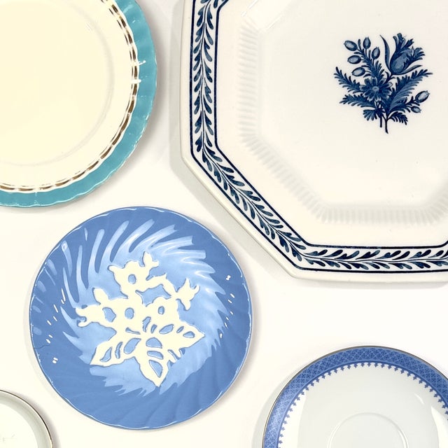 Mid-Century Modern Eclectic Cornflower & Cream Vintage Wall Plate Curation - Group of 13 For Sale - Image 3 of 18