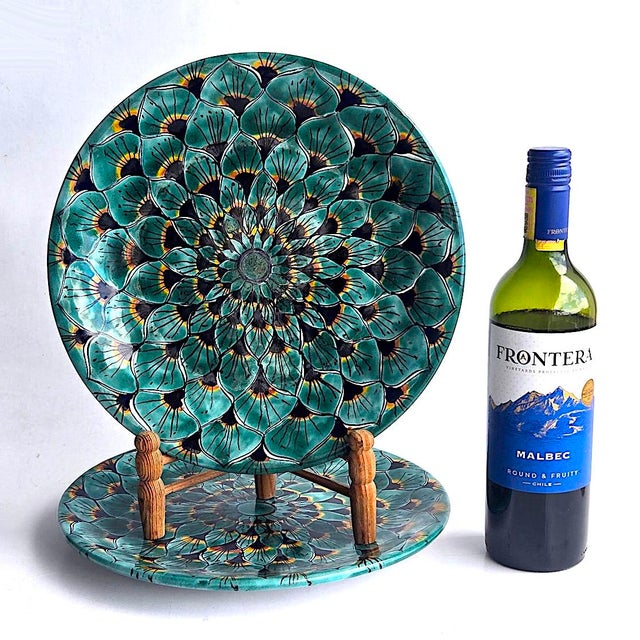 Ceramic Vintage Hand Painted Talavera Mexico Ceramic Wall Platters, a Pair For Sale - Image 7 of 13