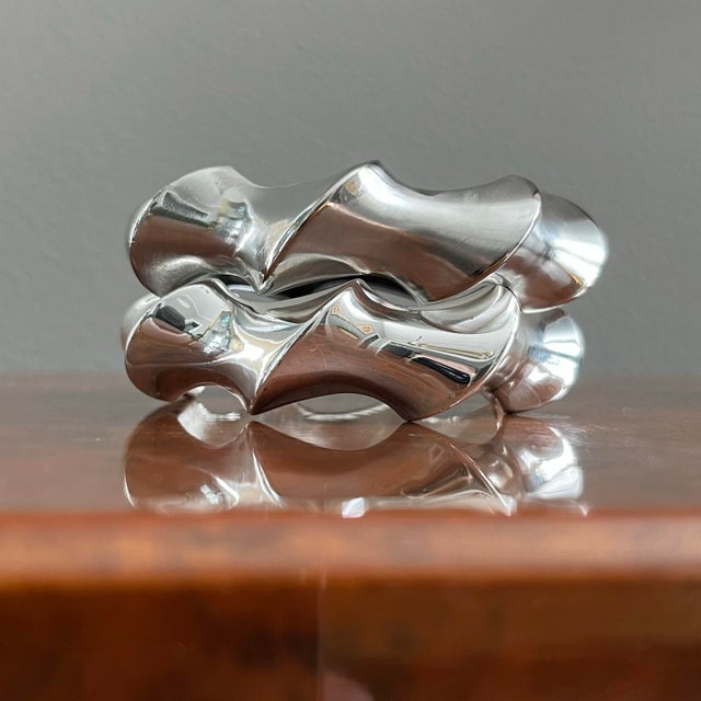 Contrasting Pinched Wave Silver Tone Hinged Bangle Set Sculptural For Sale - Image 9 of 9