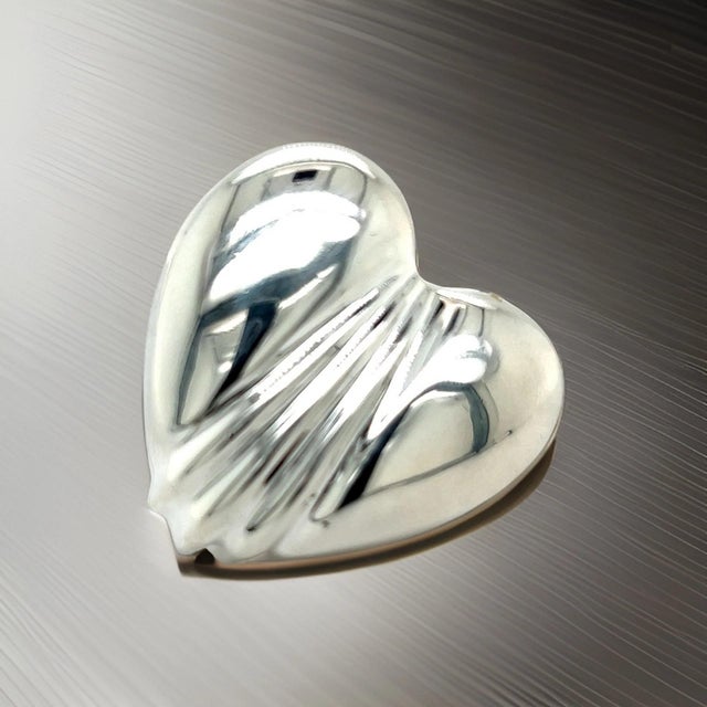 Tiffany and Co. 1990s Tiffany & Co Estate Large Puffed Heart Brooch Pin Silver For Sale - Image 4 of 10