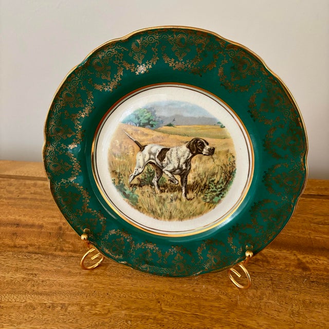 English Late 20th Century Irish Hunting Dog Plate With Stand For Sale - Image 3 of 4