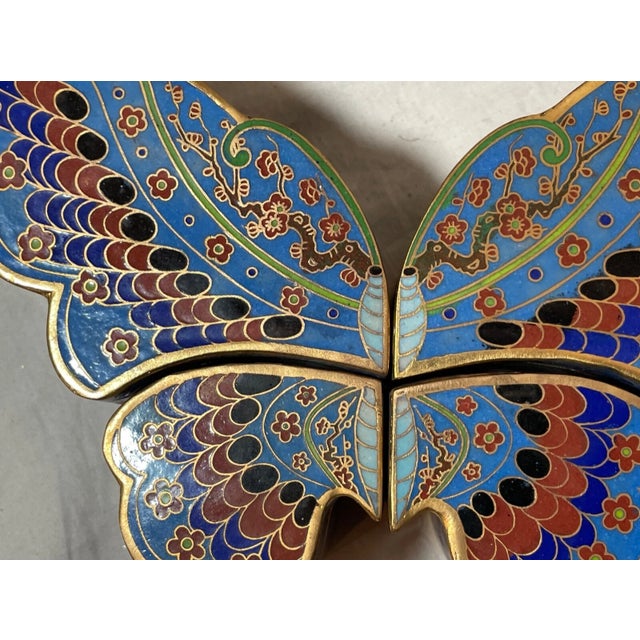 Metal Large Vintage Handmade Chinese Cloisonné Enamel Brass Butterfly Trinket Box Jar For Sale - Image 7 of 10
