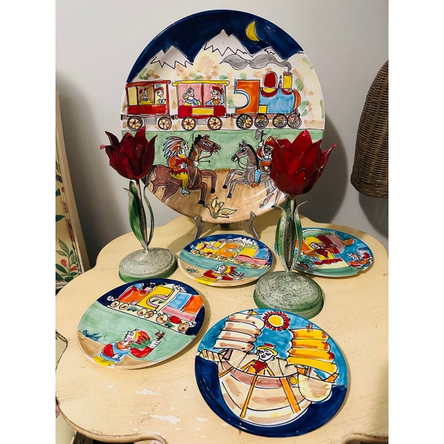 Mid 20th Century Italian Wall Art in the Style of DeSimone Hand Painted Plates Collection - Set of 5 For Sale - Image 5 of 12
