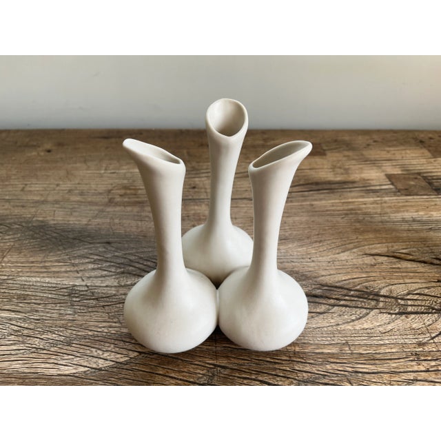 Vintage Mid Century White 1960's Modernist Van Briggle Triple Tulip Vase For Sale - Image 9 of 10