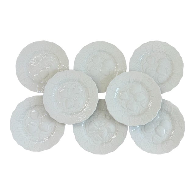 Mid 20th Century Set of 8: Vintage Fondeville Alvarez Spain Strawberry Majolica White Salad Dessert Plates For Sale