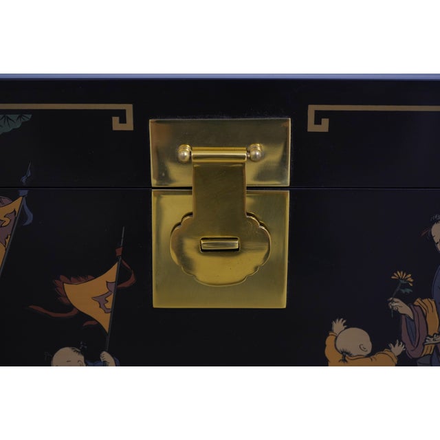 Wood Drexel Chinoiserie Decorated Lift Top Box Stand For Sale - Image 7 of 17