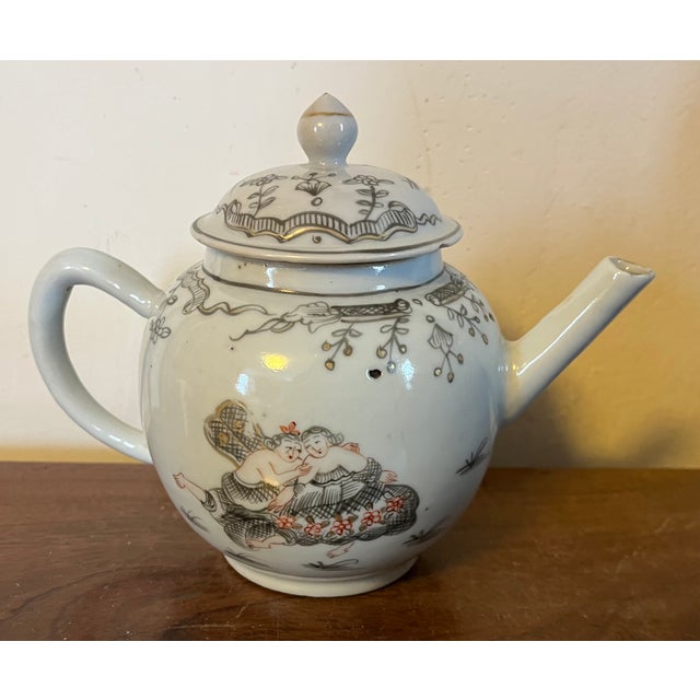 Gray Antique 18th Century Qianlong Chinese Export Porcelain Tea Pot Decorated en Grisaille With Courting Couples For Sale - Image 8 of 13