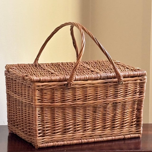 Mid-20th Century French Country-Style Picnic Basket For Sale - Image 11 of 16