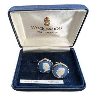 Limited Edition Vintage Royal British “Wedgwood” Gold Plated Cufflinks In Origin For Sale