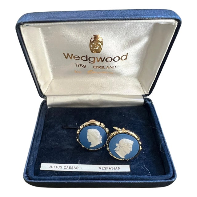 Limited Edition Vintage Royal British “Wedgwood” Gold Plated Cufflinks In Origin For Sale