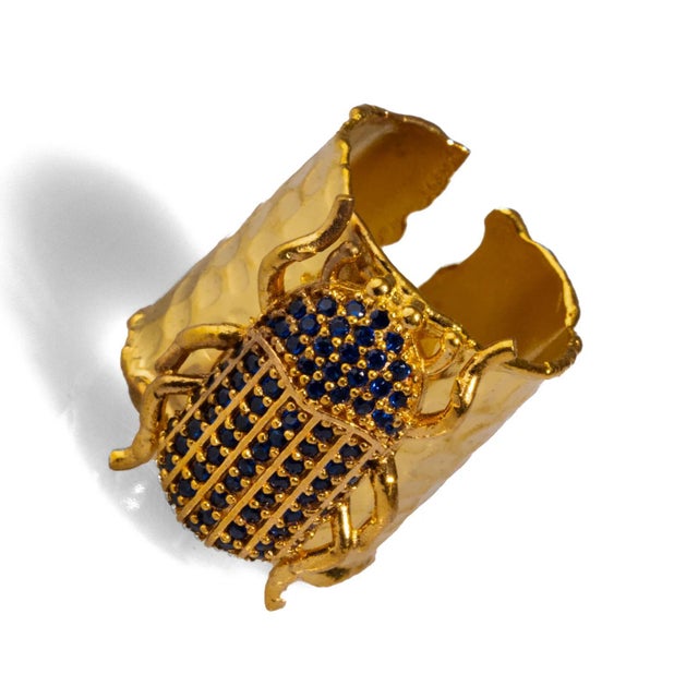 Modern Egyptian Symbol Scarab Beetle Sapphire & Gold Chunky Ring, Size 4 For Sale - Image 3 of 6