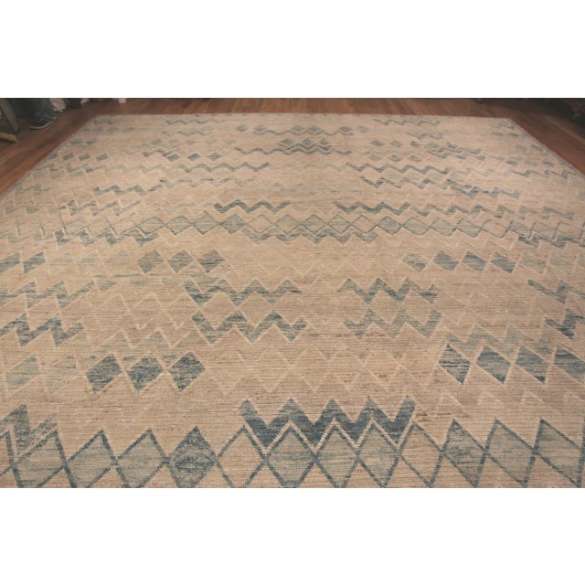 A Beautiful Oversized Zigzag Design Modern Central Asian Rug, Country of Origin: Central Asia, Circa date: Modern Rugs