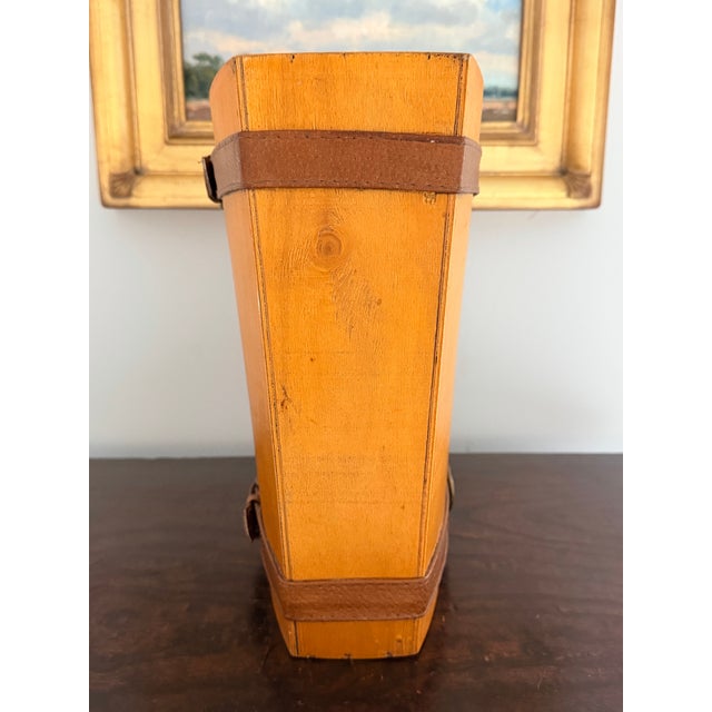English Vintage Hermès-Style Equestrian Strap-and-Buckle Waste Basket For Sale - Image 3 of 7