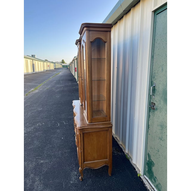 Wood 1980s Century Furniture French Country Illuminated China Cabinet For Sale - Image 7 of 12