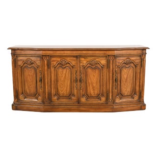 Drexel Heritage French Provincial Louis XV Carved Oak Sideboard or Bar Cabinet, Circa 1960s For Sale