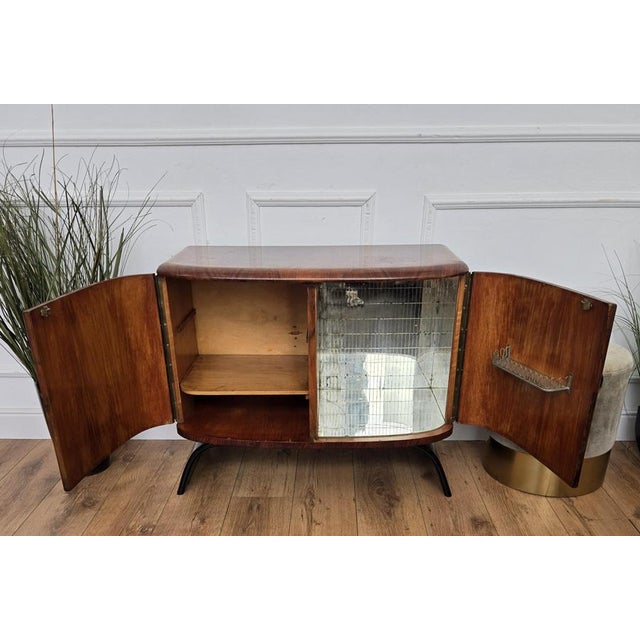 Mid-Century Italian Art Deco Style Walnut Burl and Mirror Mosaic Dry Bar Cabinet by Paolo Buffa, 1940s For Sale - Image 9 of 10