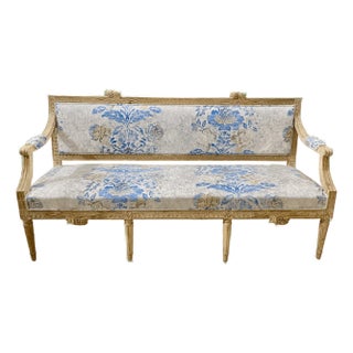 Late 18th Century Elegan Swedish Gustavian Settee For Sale