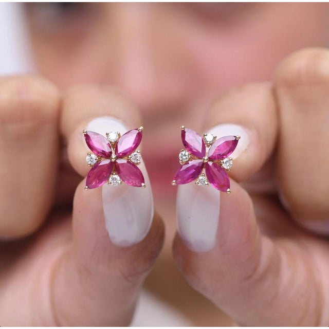 3.78 cts Natural ruby and 0.36 cts diamond earring in 18k gold For Sale - Image 9 of 18