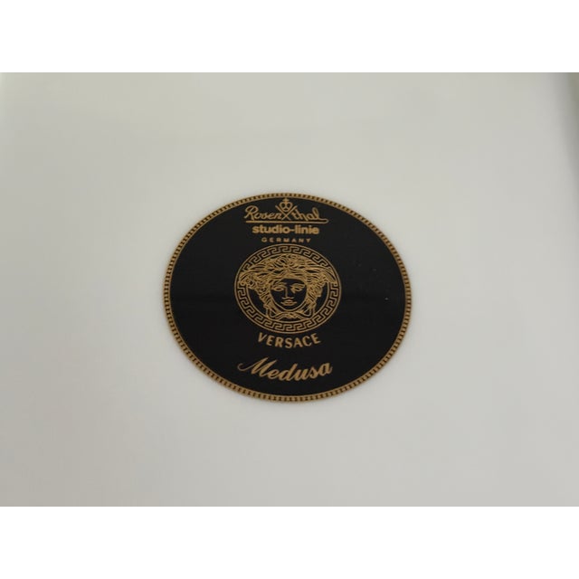 Vintage Design Bowl 22 x 22 cm, designed by Versace for Rosenthal. Medusa Series Designed in 1994 and no longer in...