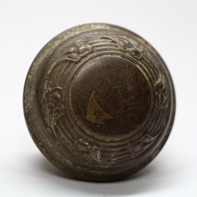This concentric knob is made of bronze. The manufacturer and date of creation is unknown. Sold as one single knob. The...
