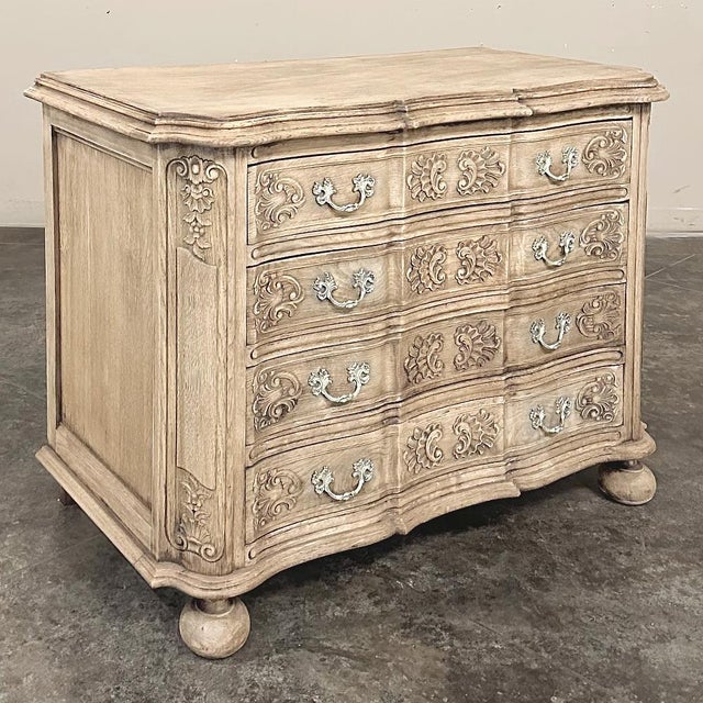 Early 20th Century Antique French Louis XIV Commode ~ Chest of Drawers in Stripped Oak For Sale - Image 5 of 14
