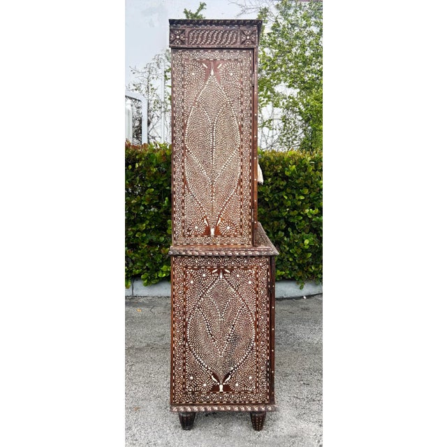 Superb 19th Century Anglo Indian Rosewood Cabinet, Intricate Inlay For Sale In Miami - Image 6 of 18