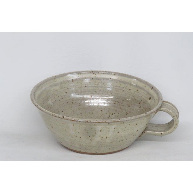 Mid-Century Modern Pulick Mid Century Modern Stoneware Clay Bowl With Handle 4641b For Sale - Image 3 of 14