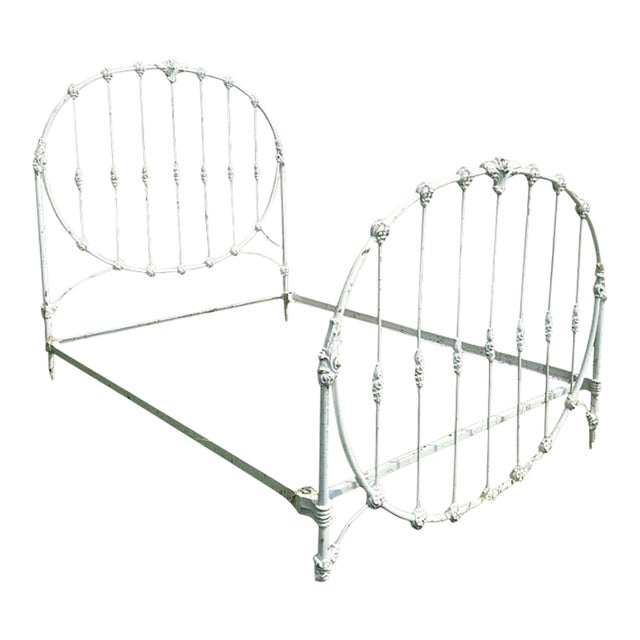 Antique American Victorian Cast Iron Bed (Full Size) For Sale