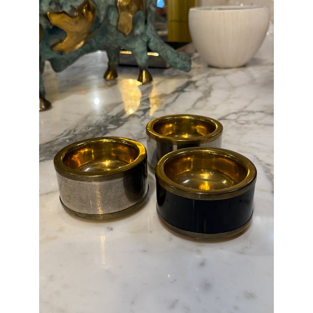 Italian Set of Three Vintage Italian Brass and Black Lacquer Salt Cellars, 1970s For Sale - Image 3 of 7